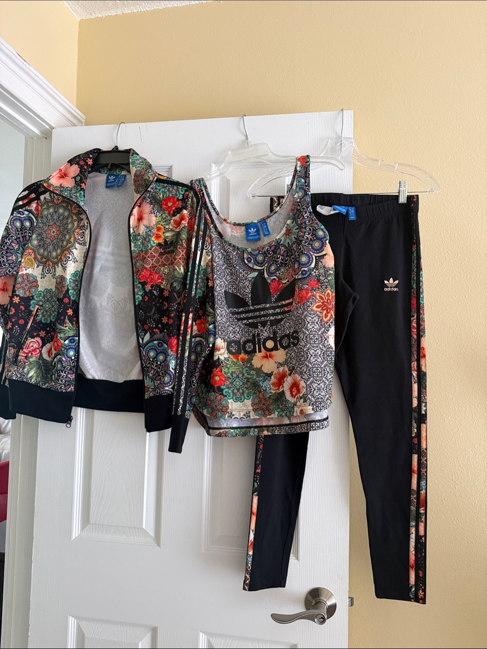 Adidas Black Multi Floral 3‑Piece Track Jacket Size M & Tank & Leggings Size S